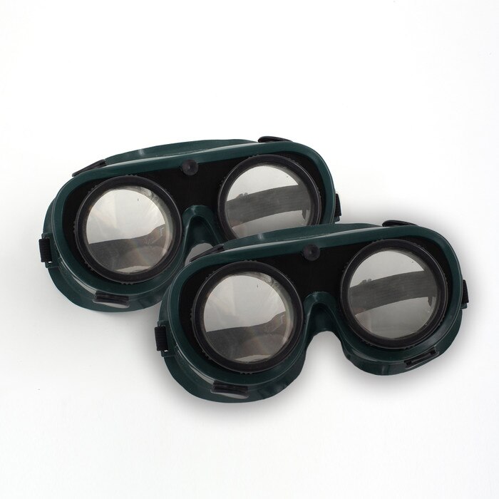 DW Eyes Game Kit, two sets of DW eyes goggles that come with alcohol education activity, Health Edco, 79187